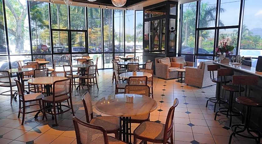 M ROOF HOTEL & RESIDENCES