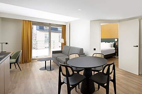 One-Bedroom King Suite with Balcony