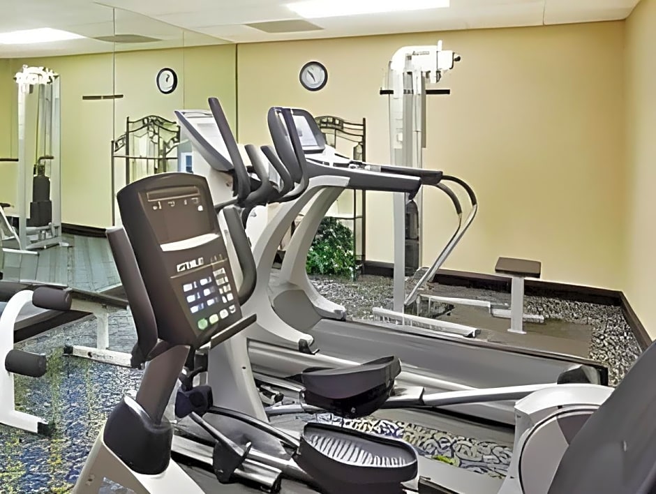 Holiday Inn Express & Suites Belle Vernon By IHG
