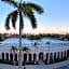 Palm Beach Hotel with Juliette Balconies! 2 blocks from beach! Historic Landmark