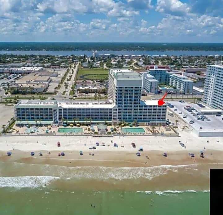 Beautiful one bedroom oceanfront condo
