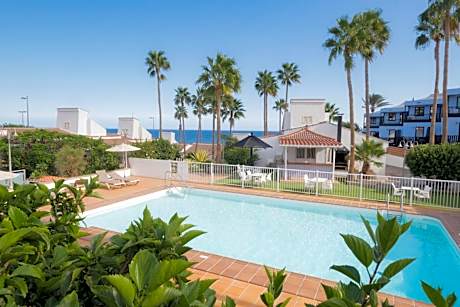 Bungalows Side Shore