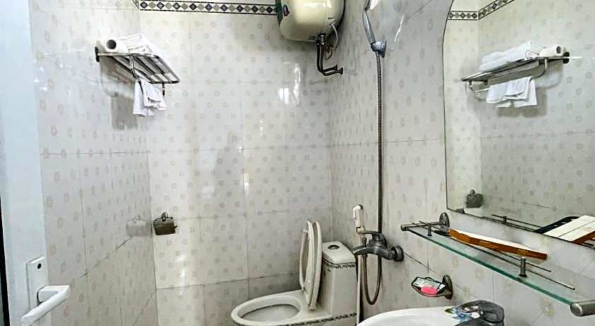 KHÁCH SẠN NGỌC LY 8