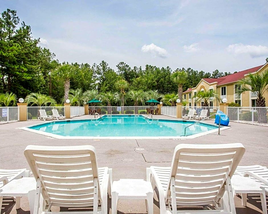 Comfort Inn & Suites Walterboro I-95