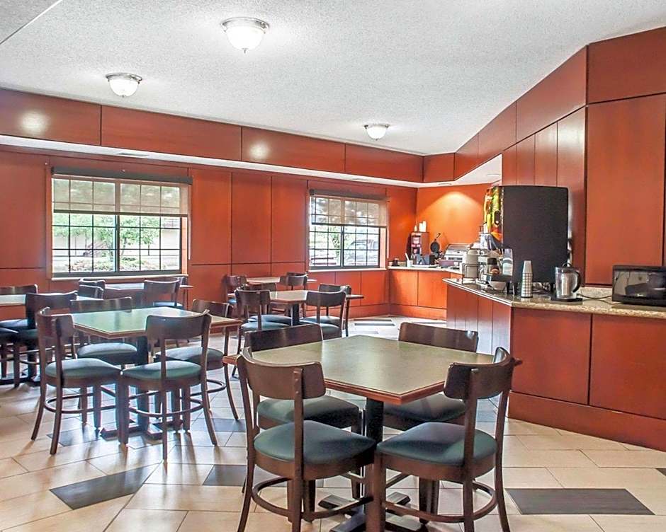 Comfort Inn & Suites Hamburg - Buffalo South