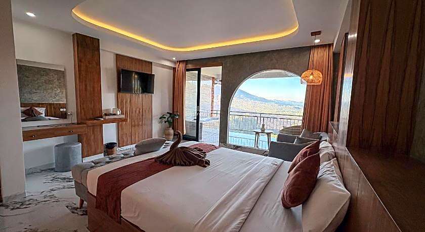 Caldera Hotel & Restaurant