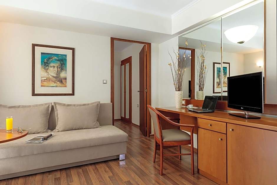 Best Western Plus Hotel Plaza