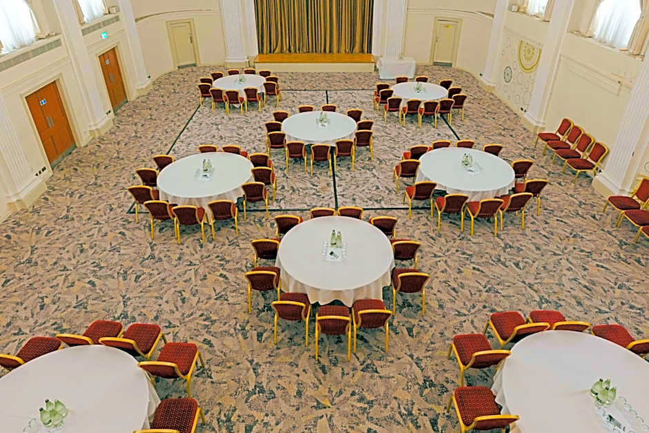 Bristol Grand Hotel By Sunday