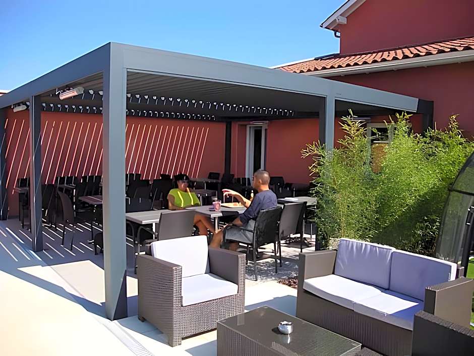 Contact Hotels Les Pierres Dorees