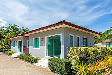 Suite with Garden View