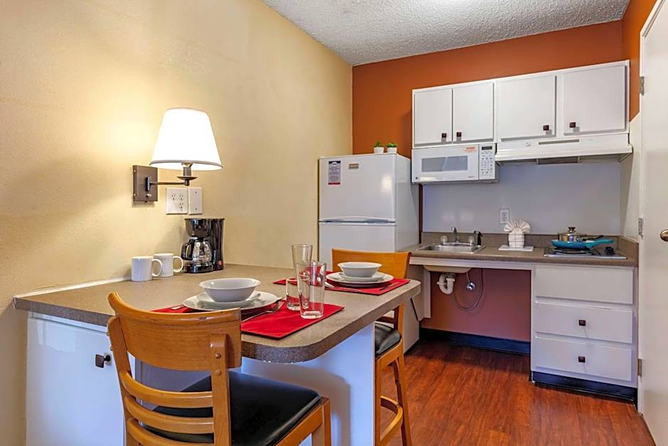 Suburban Studios Albuquerque Midtown - University