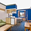 Days Inn & Suites by Wyndham Hutchinson