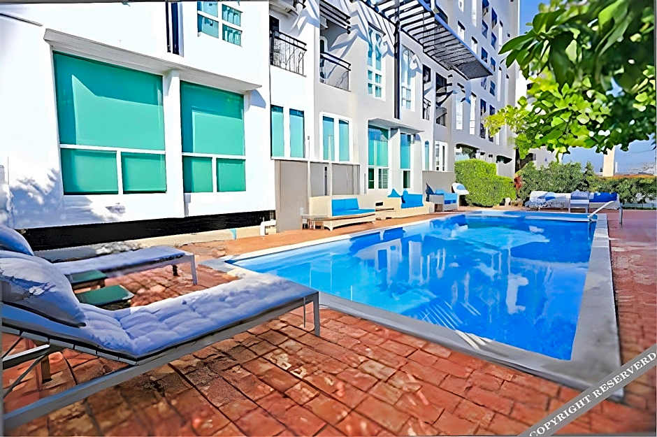 Crystal Suites Suvarnabhumi Airport