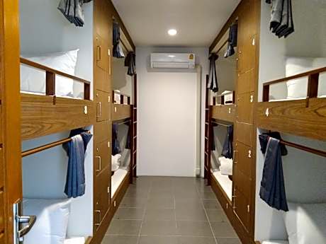 8-Bed Mixed Dormitory Room