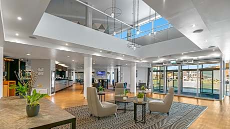 Holiday Inn Express Leigh - Sports Village By IHG