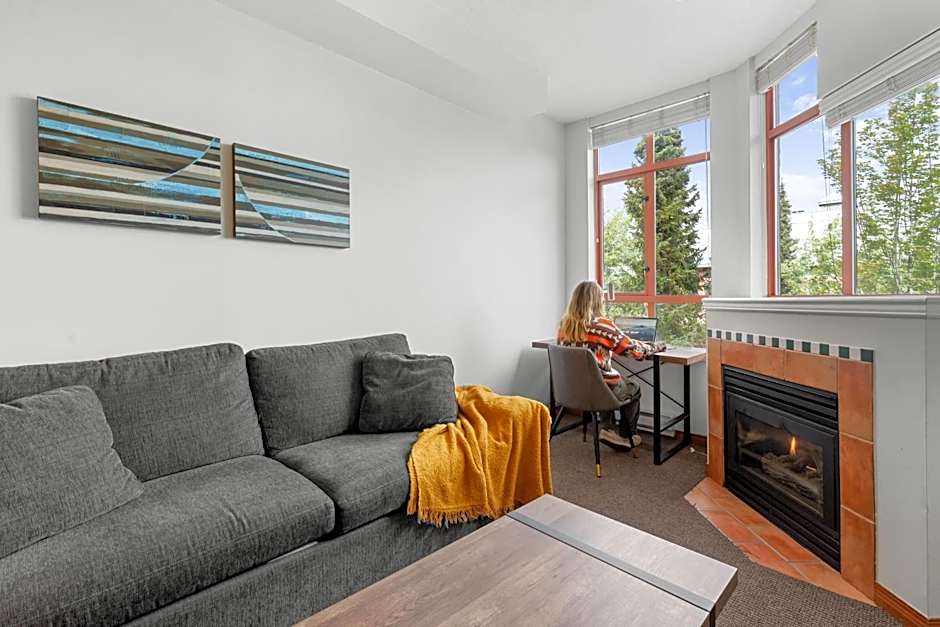 Alpenglow Lodge Family & Work Retreat by MVA