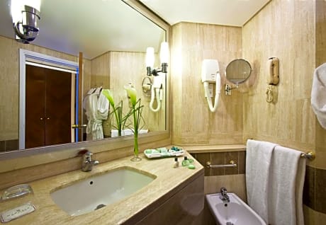 superior room twin bed