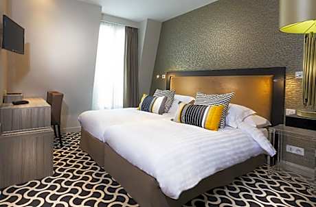 Superior Triple Room(1 Double Bed and 1 Twin Bed)