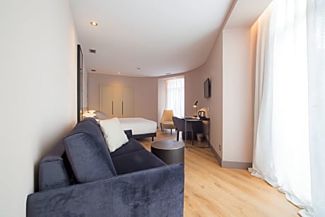 STANDARD FAMILY ROOM