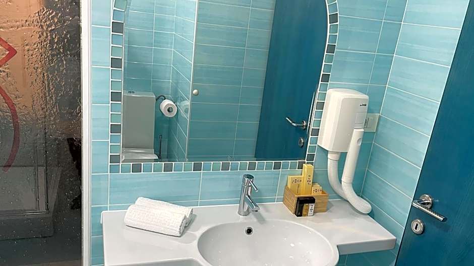 MADONCA ROOMS & RESTAURANT