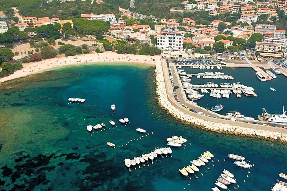 BUE MARINO Hotel & Rooftop Bar