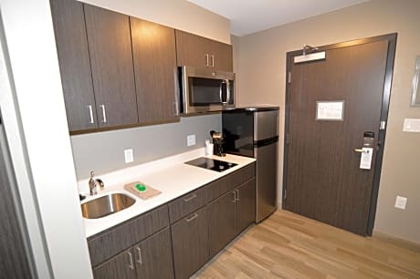 King Room with Kitchenette - Disability Access