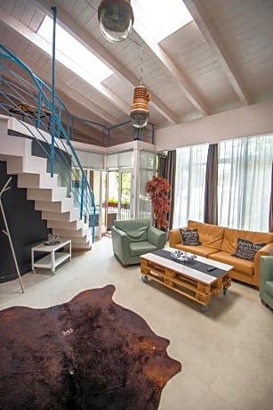 Luxury Suite with Hot Tub