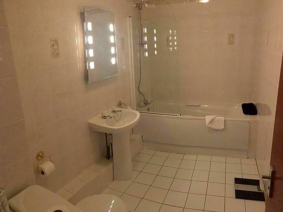 Kings Park Hotel