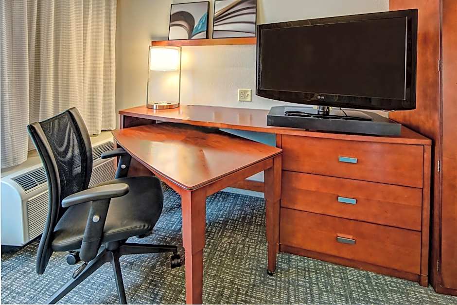 Courtyard by Marriott Memphis Southaven