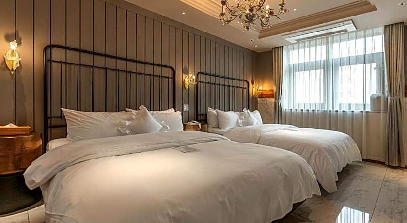 Hotel February Dong Seong Ro