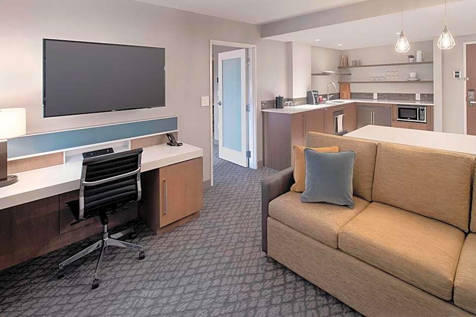 Delta Hotels by Marriott Seattle Everett