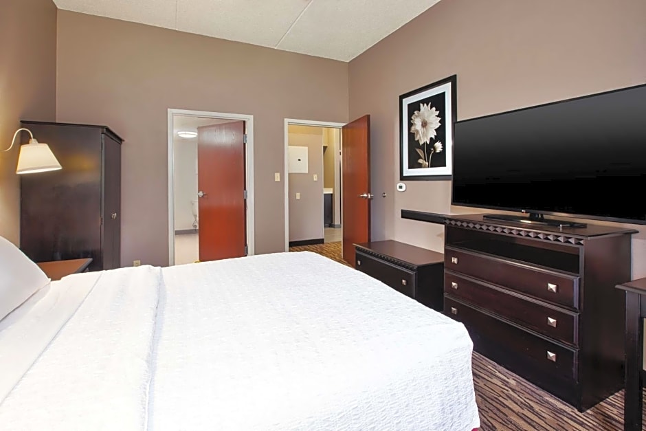 Hampton Inn By Hilton And Suites Cleveland-Airport/Middleburg Heights