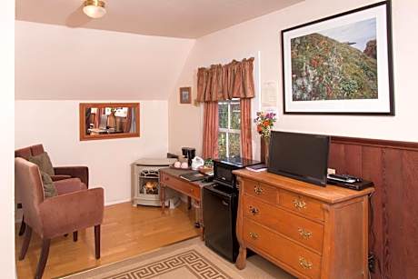 Standard Queen Room - Not Pet Friendly