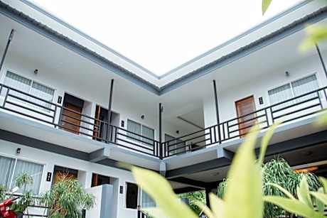 Nangkam Boutique Don Sak