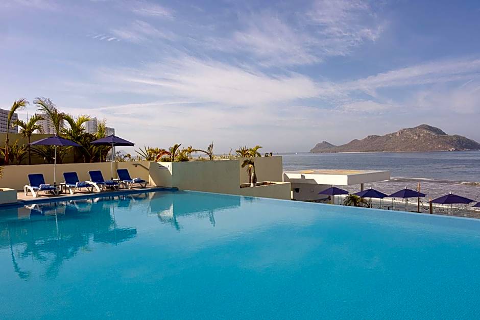 DoubleTree by Hilton Mazatlan