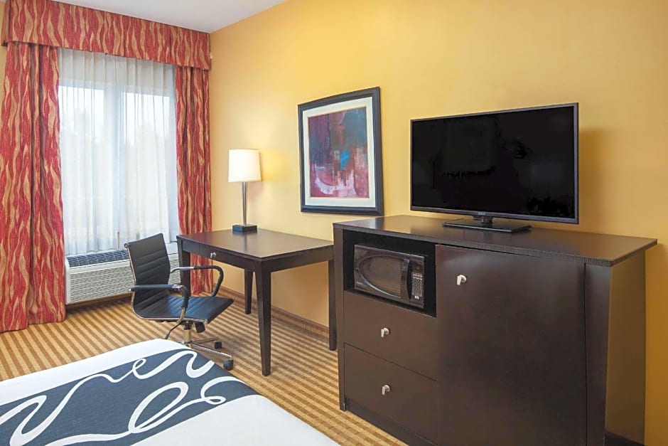 La Quinta Inn & Suites by Wyndham Union City