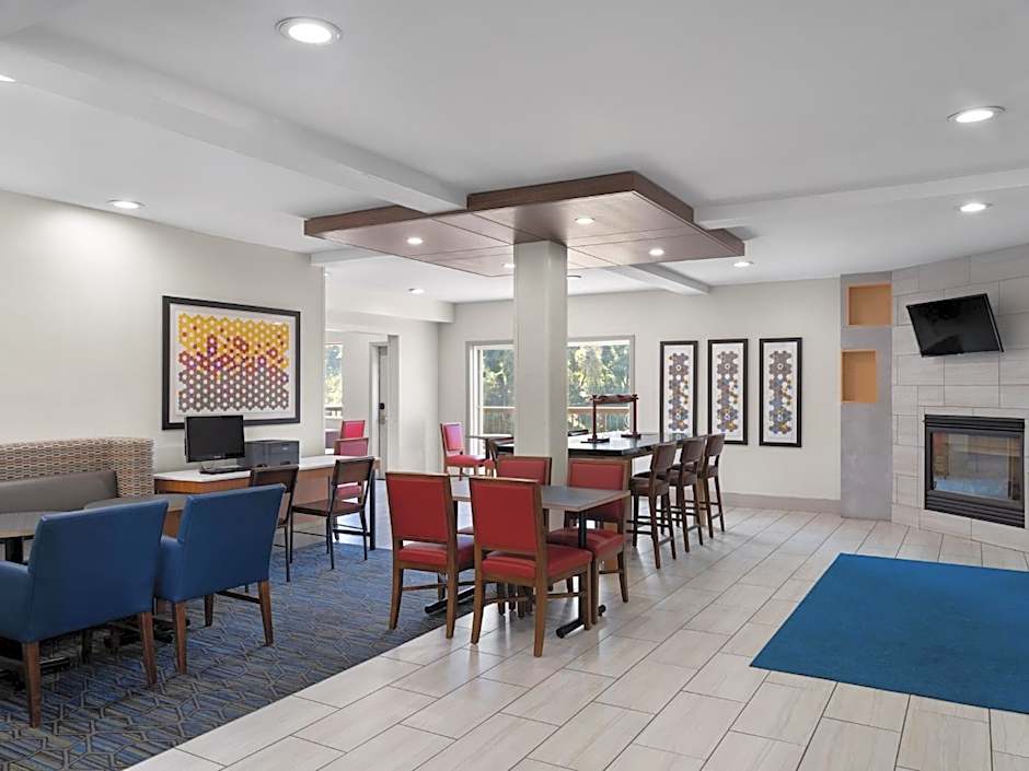 Holiday Inn Express Fort Bragg By IHG