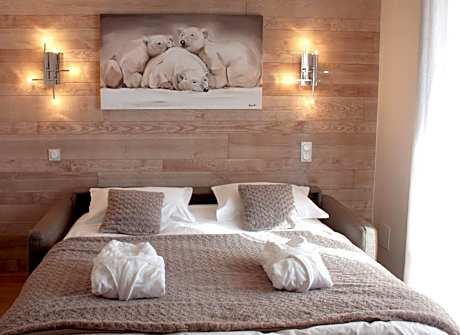 Suite with Mountain View