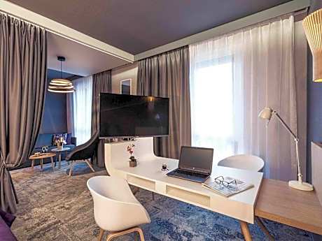 Junior Privilege Suite