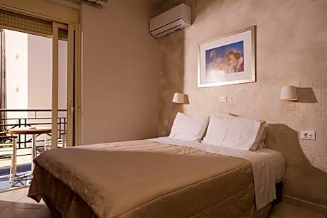 Double or Twin Room with Mountain View