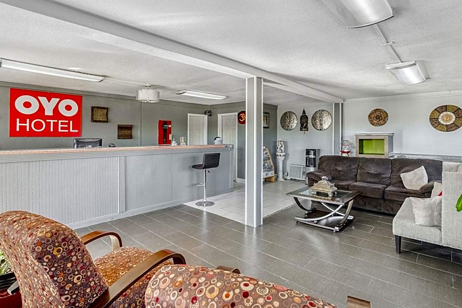 OYO Hotel Pineville LA Hwy 165