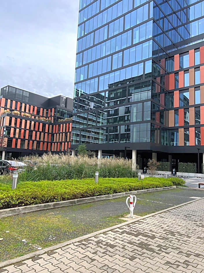 Pure Rental Premium Apartments - Free Parking & AC