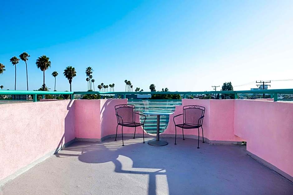 Days Inn by Wyndham Santa Monica