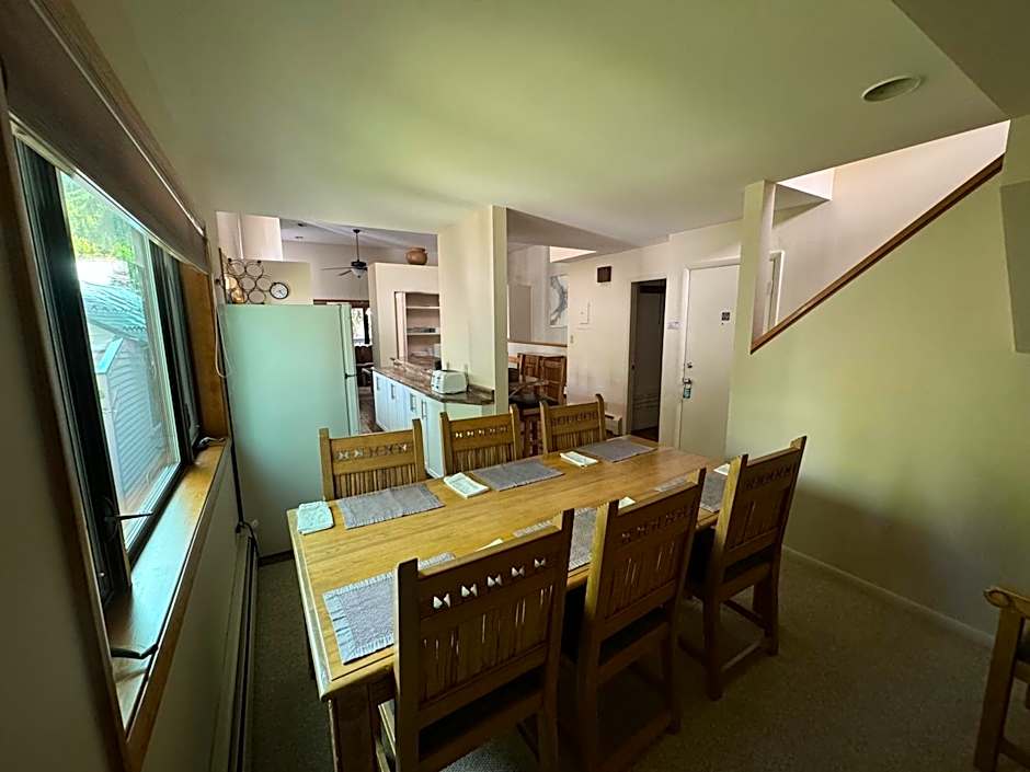 Shadow Mountain Lodge