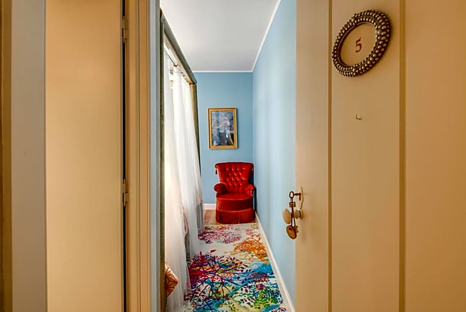 LUXa Charm House by LovelyStay