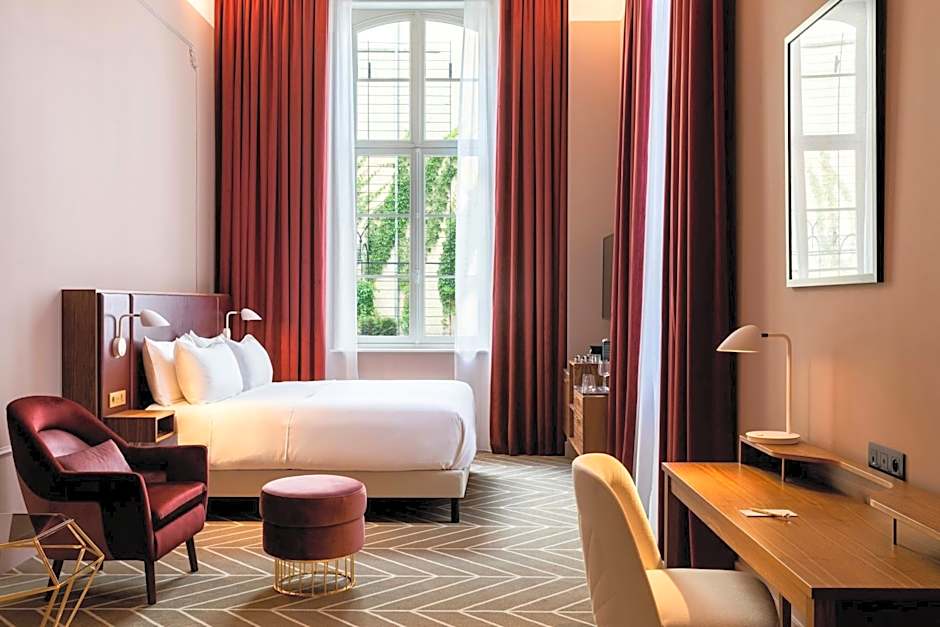 Sapphire House Antwerp, Autograph Collection