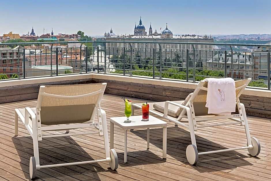 Barcelo Torre de Madrid