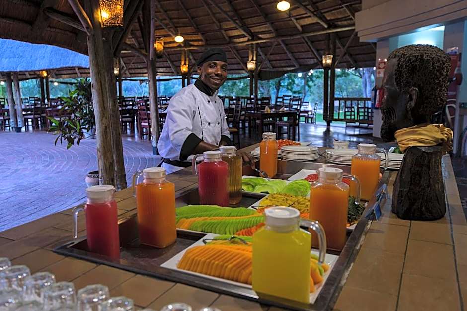 Azambezi River Lodge