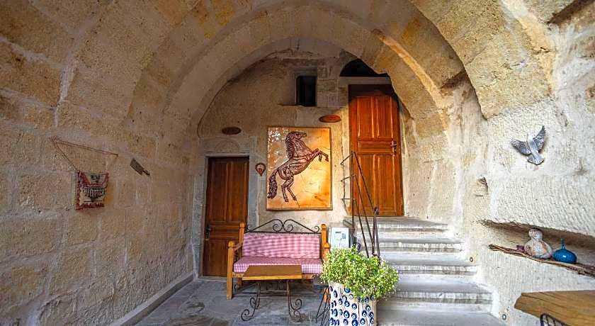 Aren Cave Hotel and Art Gallery