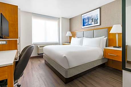 One-Bedroom King Suite with Sofa Bed - Non-Smoking